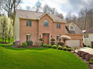 4024 Holiday Park Dr, Murrysville, PA 15668