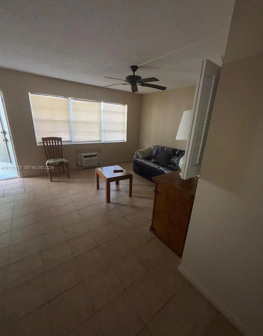 Andover Condos — Photo 2
