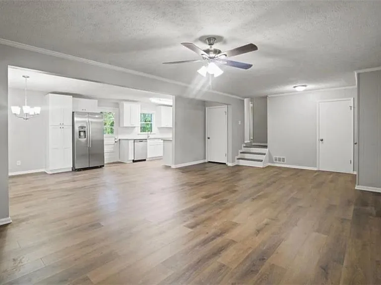 703 Navaho Ct — Photo 6