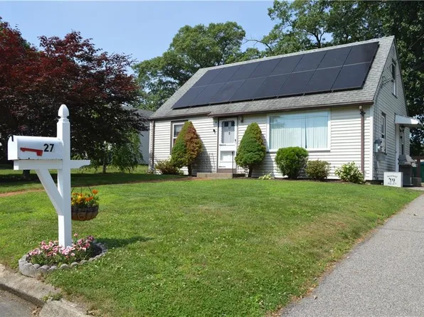 27 Observatory Rd, Warwick, RI 02888