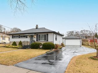 1533 N Bel Ayr Dr, Waukesha, WI 53188