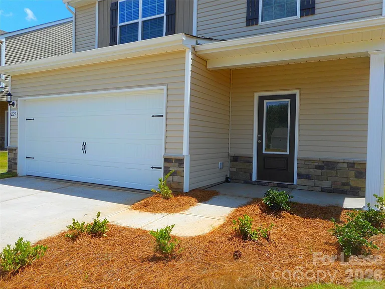 2329 Transatlantic Ave — Photo 2