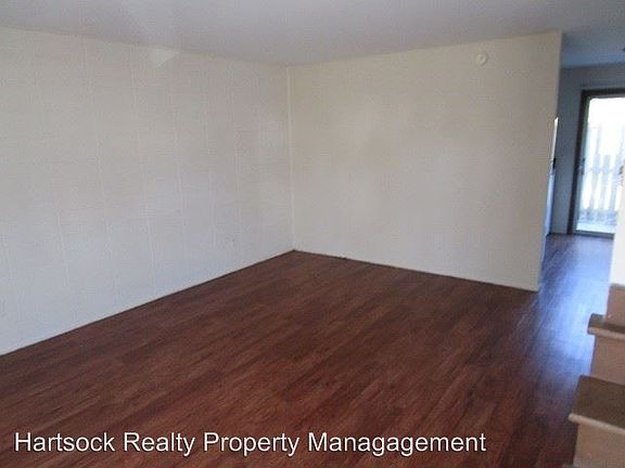 3rd image of 330 Calumet Ave APT 11