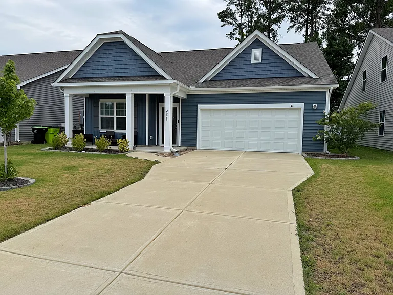 2028 Bogue Ln — Photo 1