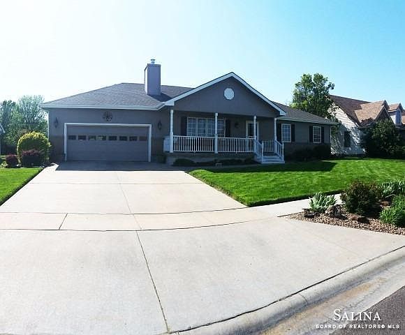 1st image of 422 S Estates Dr