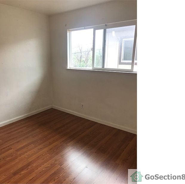 2nd image of 1832 Rock Spring Dr APT 4
