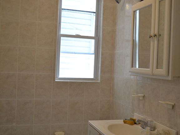 3rd image of 2726 Cruger Ave #1