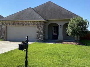 108 Whispering Meadows Rd, Broussard, LA 70518