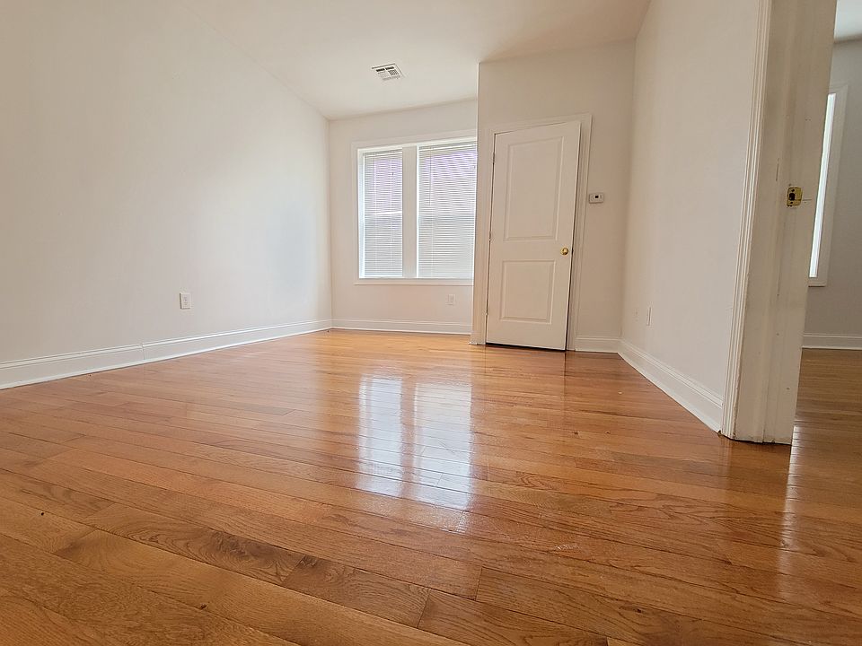 2nd image of 162 Bergen Ave #44E