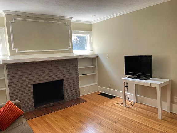 3rd image of 1052 Woodward Ave #1