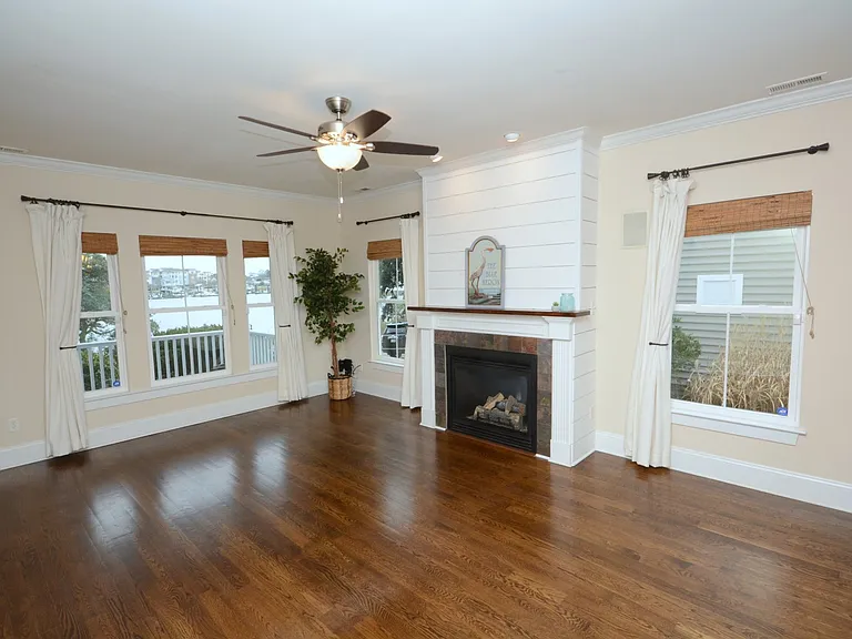4116 Pretty Lake Ave — Photo 69