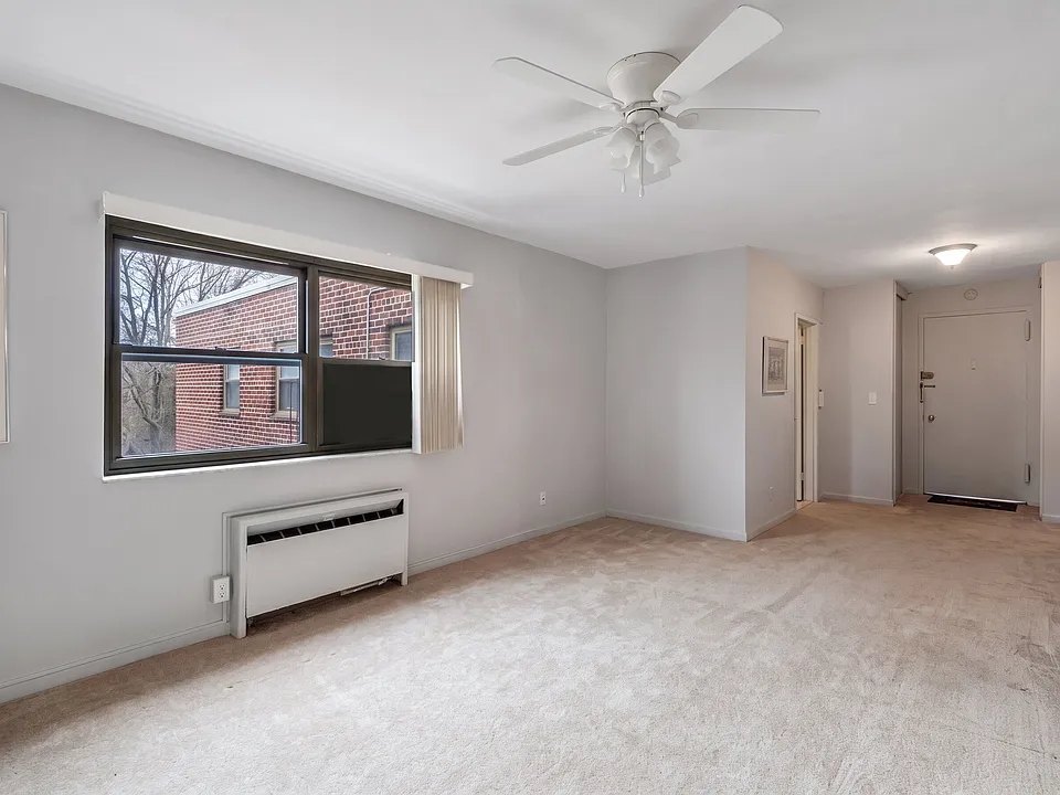 420 Park Pl #5C