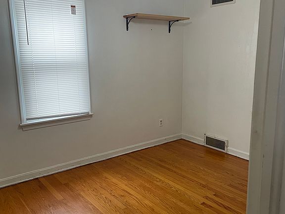 5th image of 510 E Hazelcroft Ave
