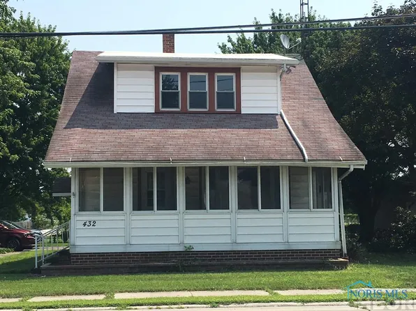 432 N Town St, Fostoria, OH 44830
