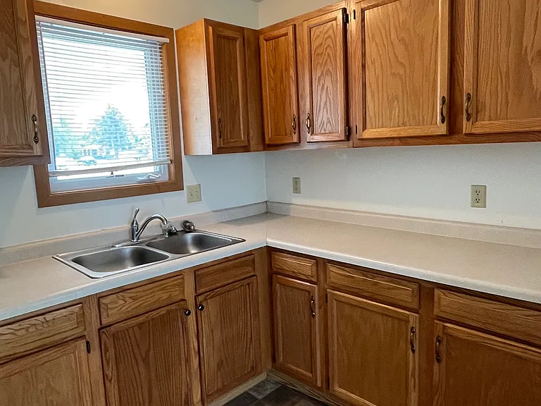 921-931 N Larson St #921 — Photo 6