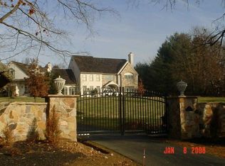 8 Fairhill Dr, Chadds Ford, PA 19317