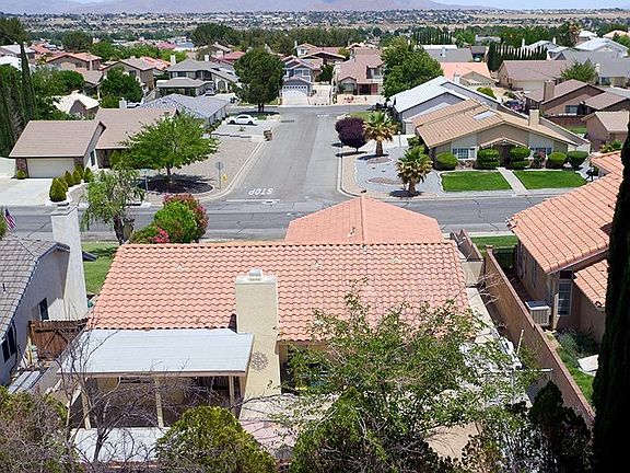 4th image of 13230 Yellowstone Ave