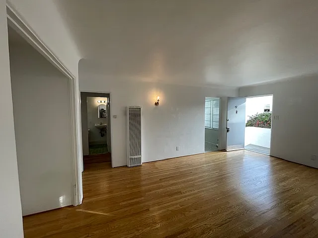 953 11th St #9 — Photo 3
