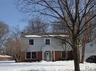 31629 Hillbrook St, Livonia, MI 48152