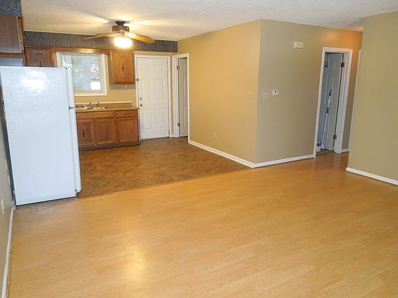 2nd image of 1418 Oakland St #B