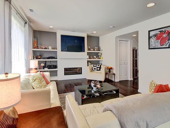 3rd image of 420 200th St SW