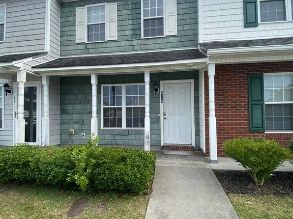 202 Streamwood Dr, Jacksonville, NC 28546