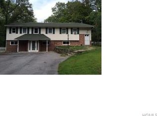 72 Crawford St, Pine Bush, NY 12566
