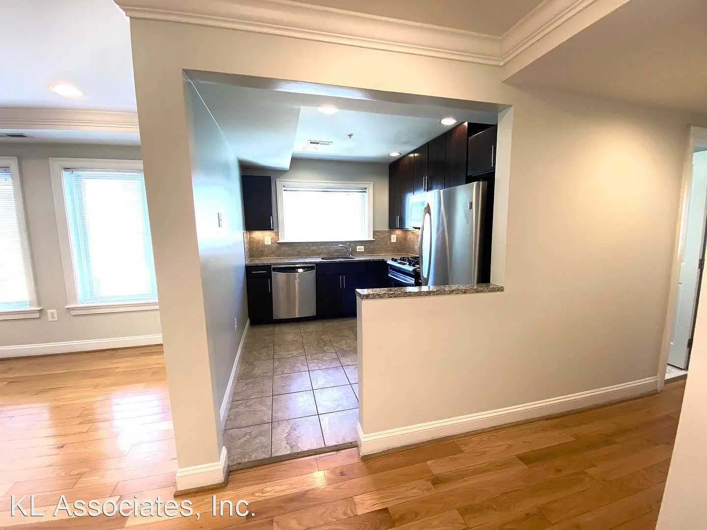 1901 Lincoln Rd NE APT 301 photo 1