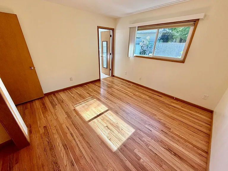 1712 SE 104th Ave — Photo 20