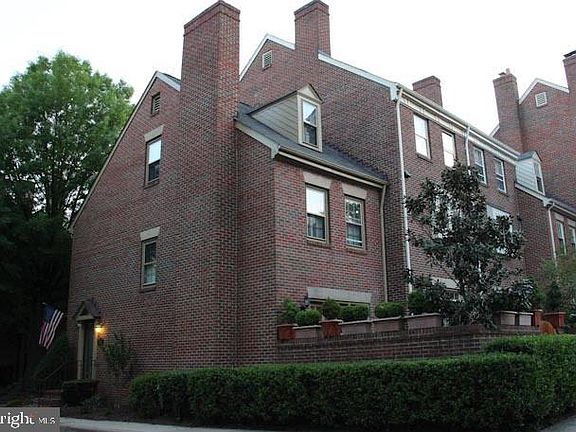 2nd image of 1210 W Abingdon Dr