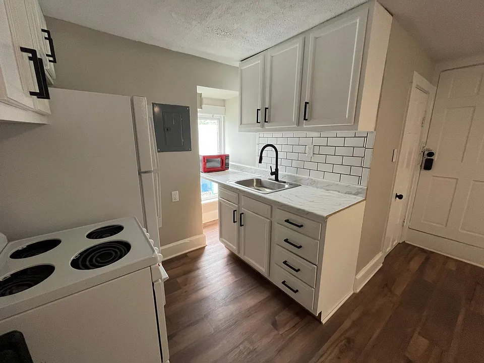 258 N Enola Dr #3