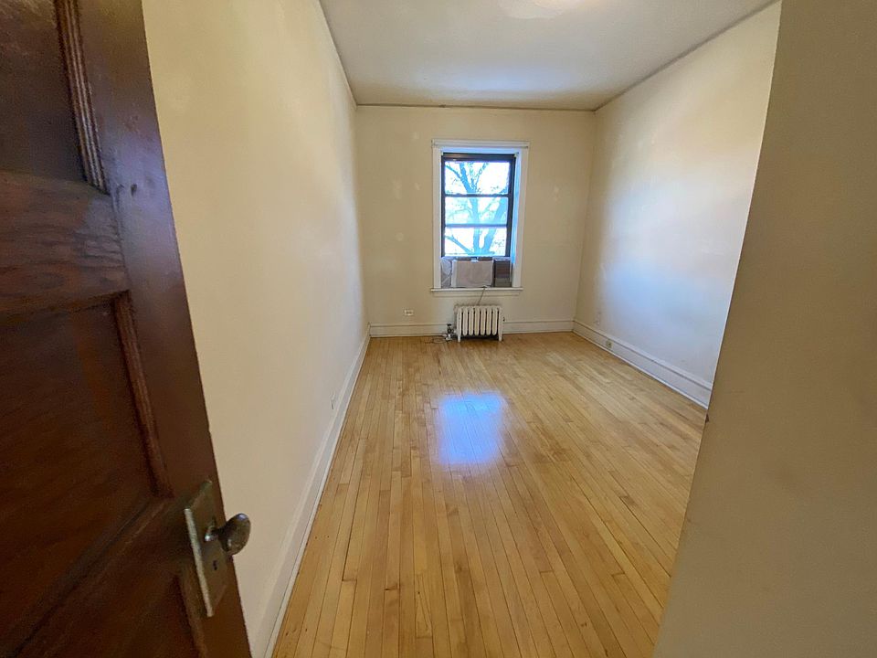 2nd image of 1451 W Catalpa Ave #1