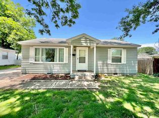 220 Stevens Ave, Blackwell, OK 74631