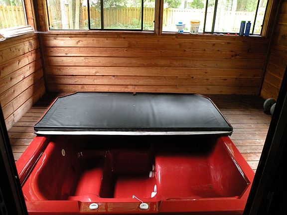 hot tub off master bedroom