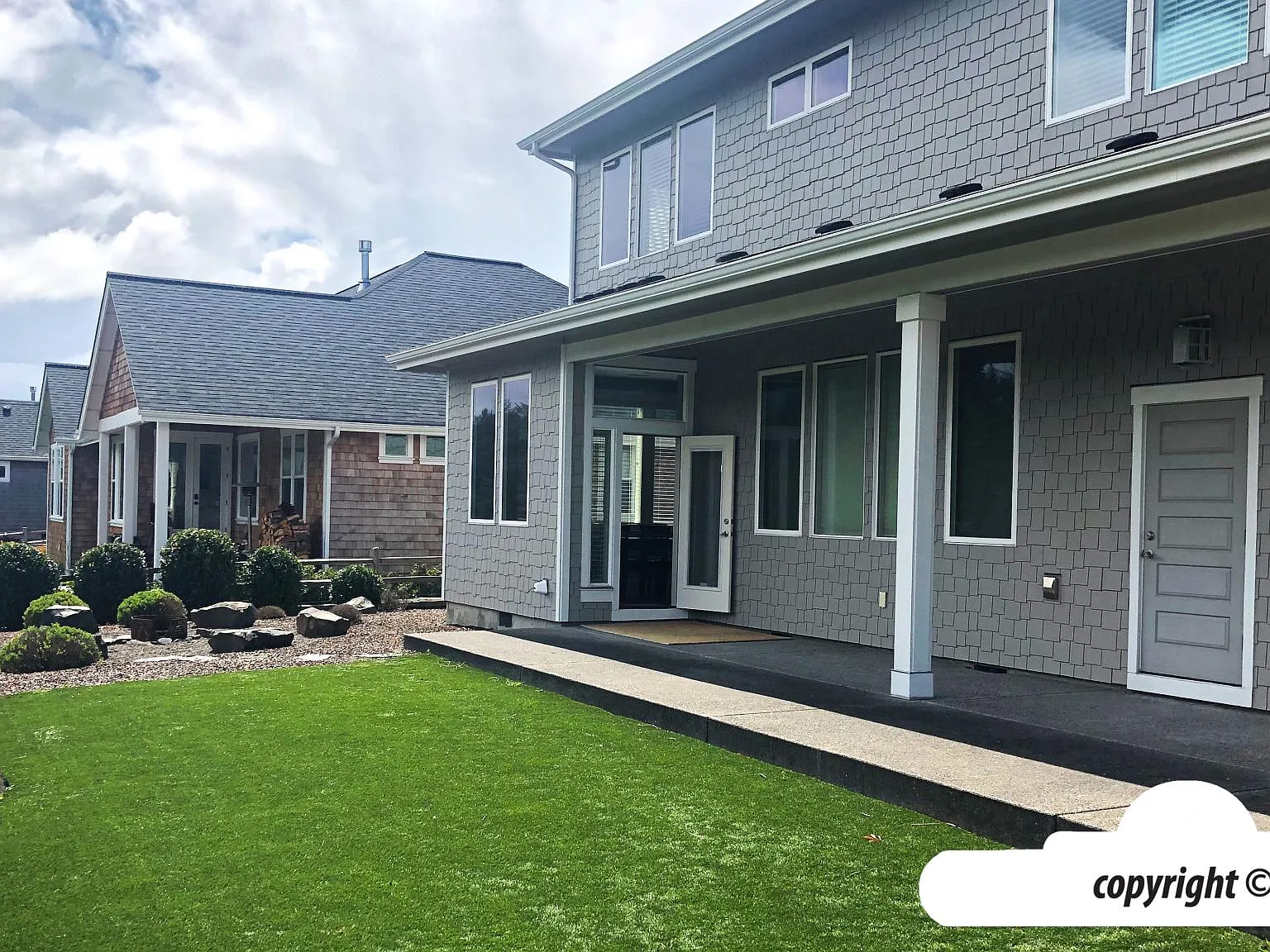 5 bed, 4.5 bath, 3787 sqft, $10,000 — Photo 2