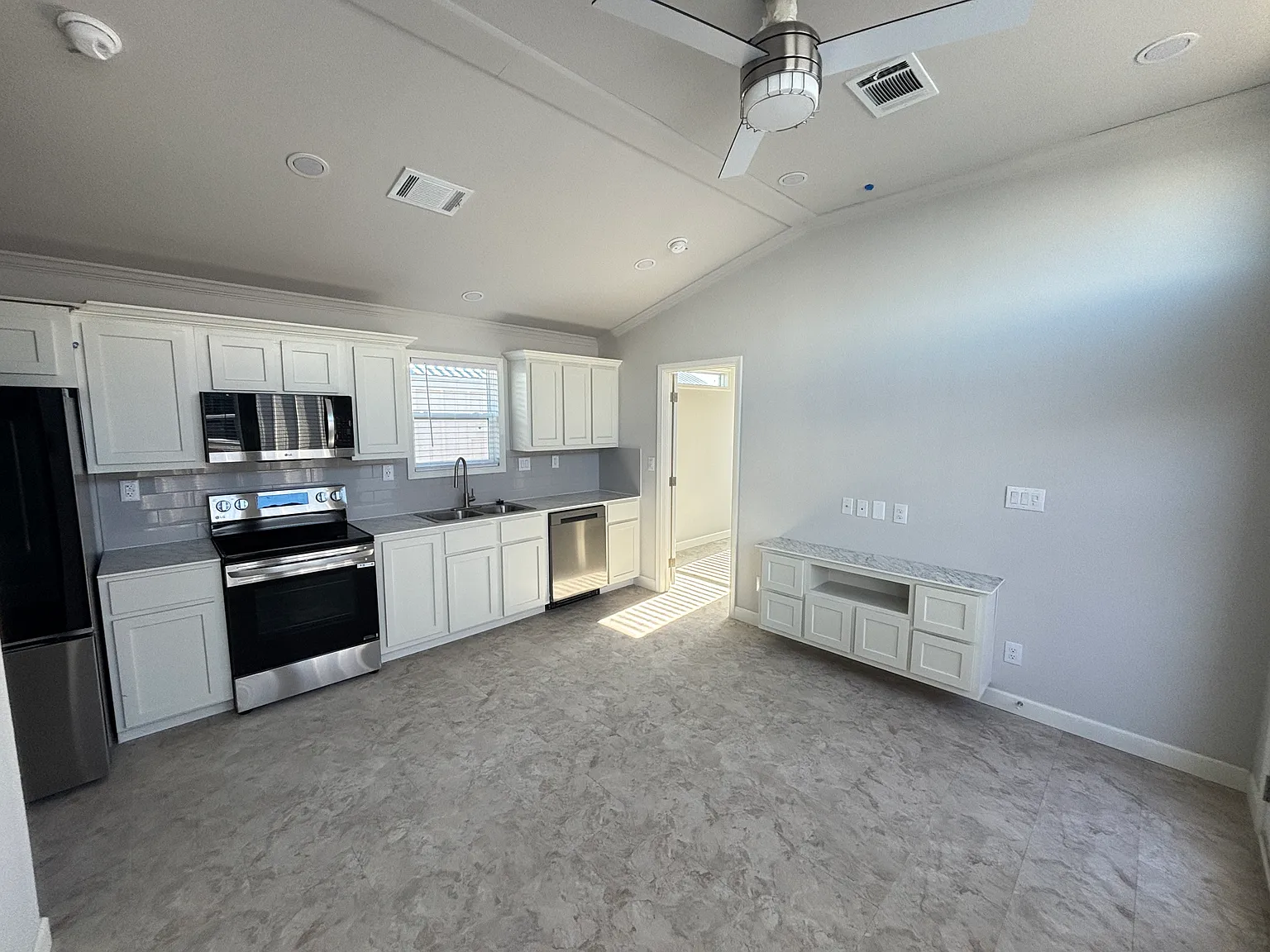 Riverway Ave, San Marcos — Photo 1