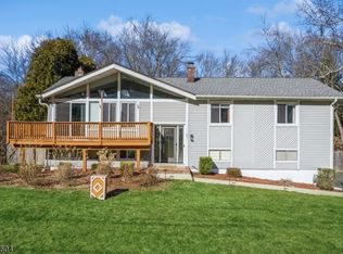 20 Clover Rd, Newfoundland, NJ 07435