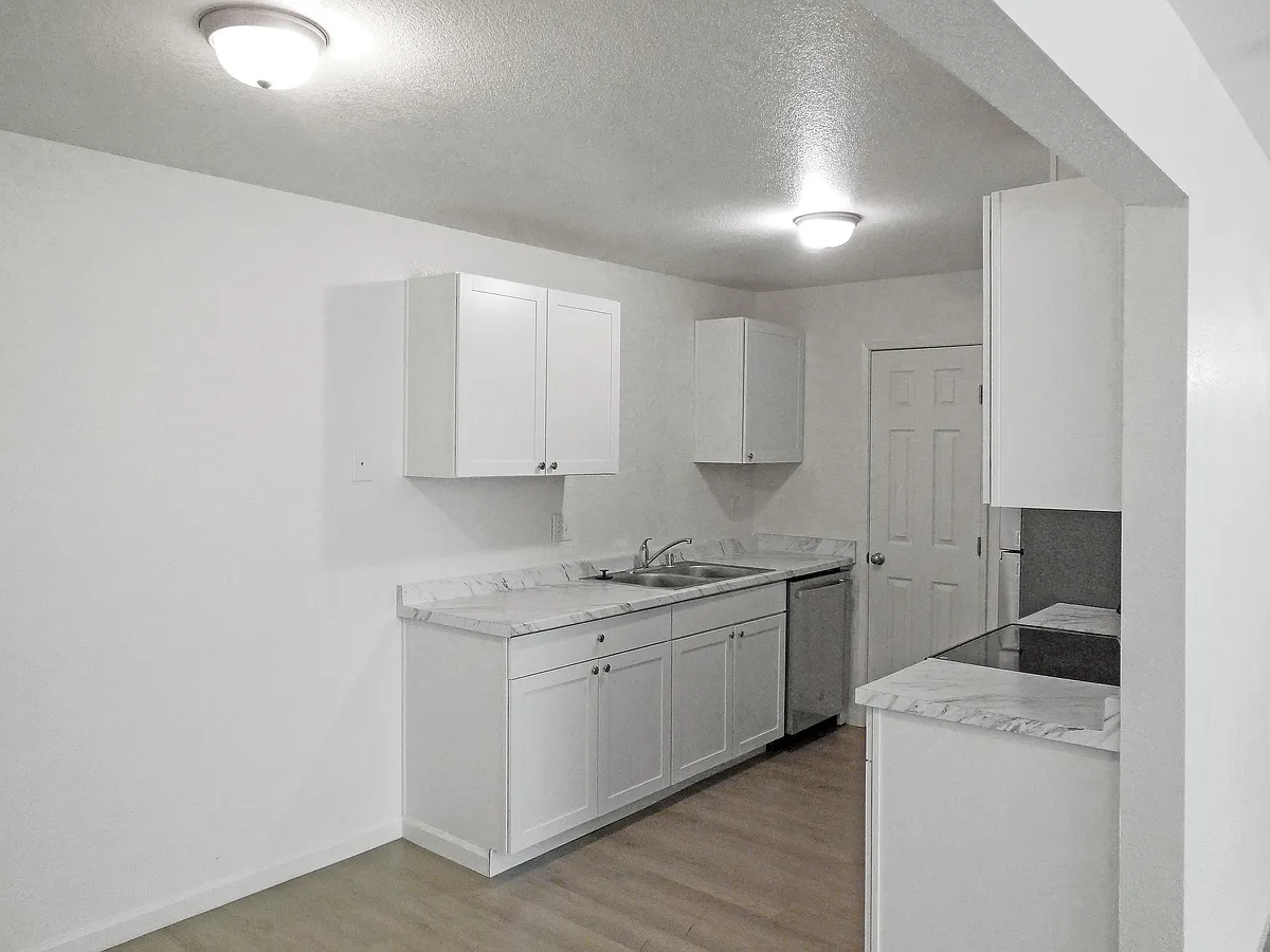 Renovated Kitchen - Sunset Sands