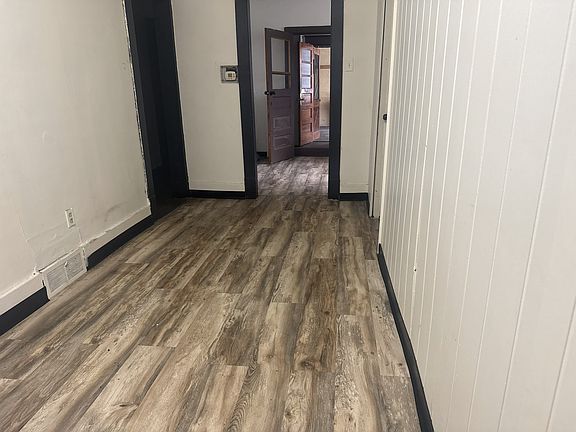 2nd image of 407 6th St #1