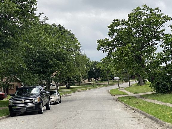 5th image of 1923 Spiceberry Ln