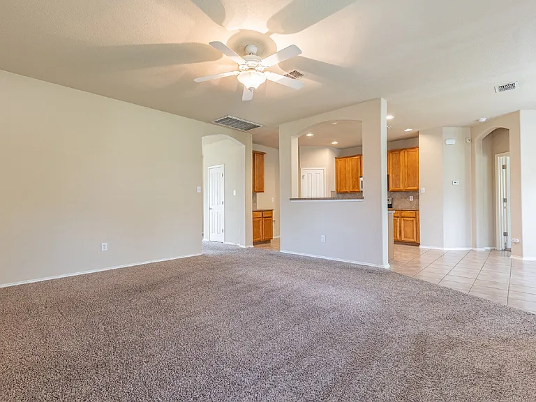 906 Ashbury Blf — Photo 11