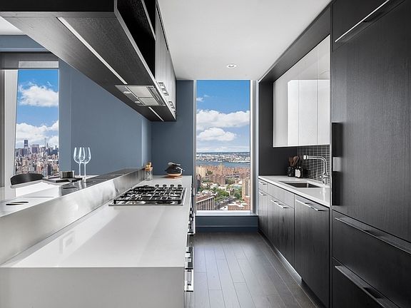 3rd image of 252 South St #39K