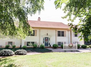 104 Meadowgate Dr, Forest, VA 24551