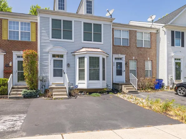 206 Eagle Ridge Ct, Newark, DE 19702