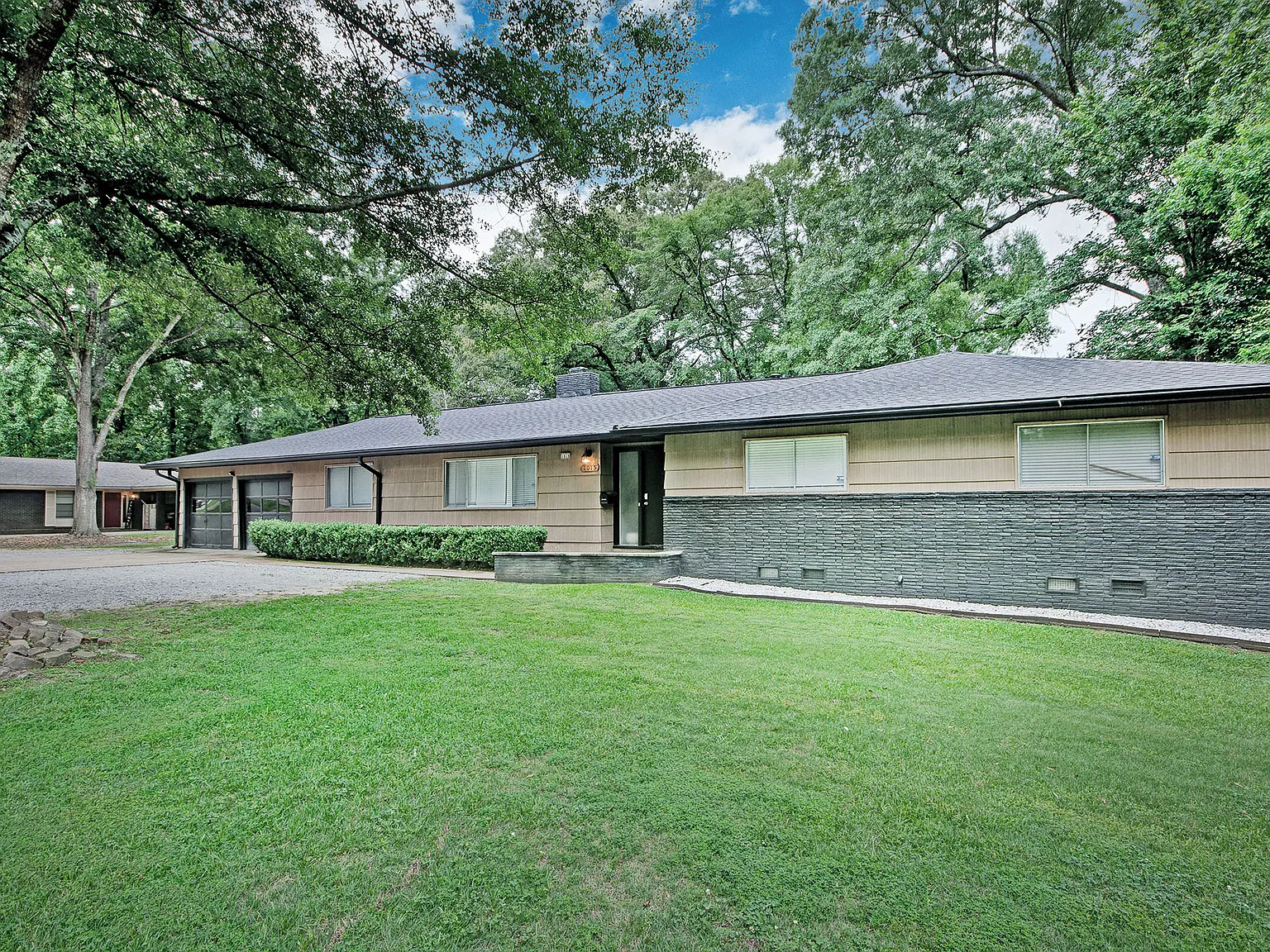 7 bed, 2600 sqft, $7,500 — Photo 4
