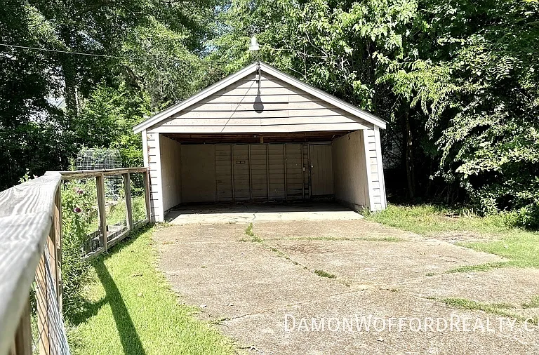3917 N State St — Photo 26