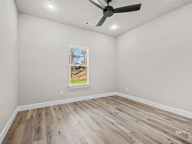 221 Dogwood St — Photo 21