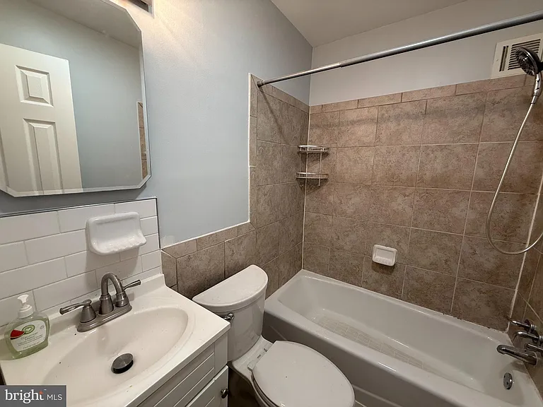 98 S Iris St — Photo 11