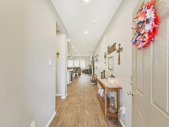 3rd image of 2819 N Colosseum Ct