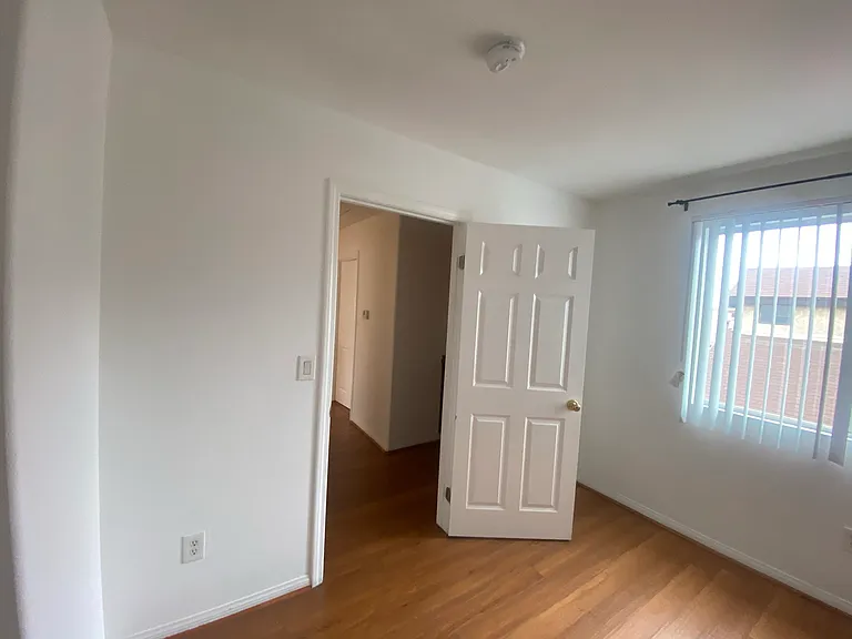 9635 Woodman Ave #16 — Photo 11